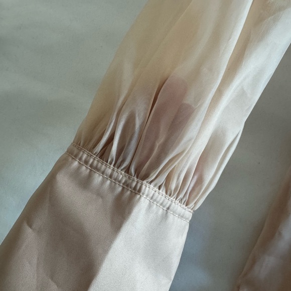 L’Academie Penélope Champagne Cream V-Neck Long sleeve Dress - Picture 6 of 9